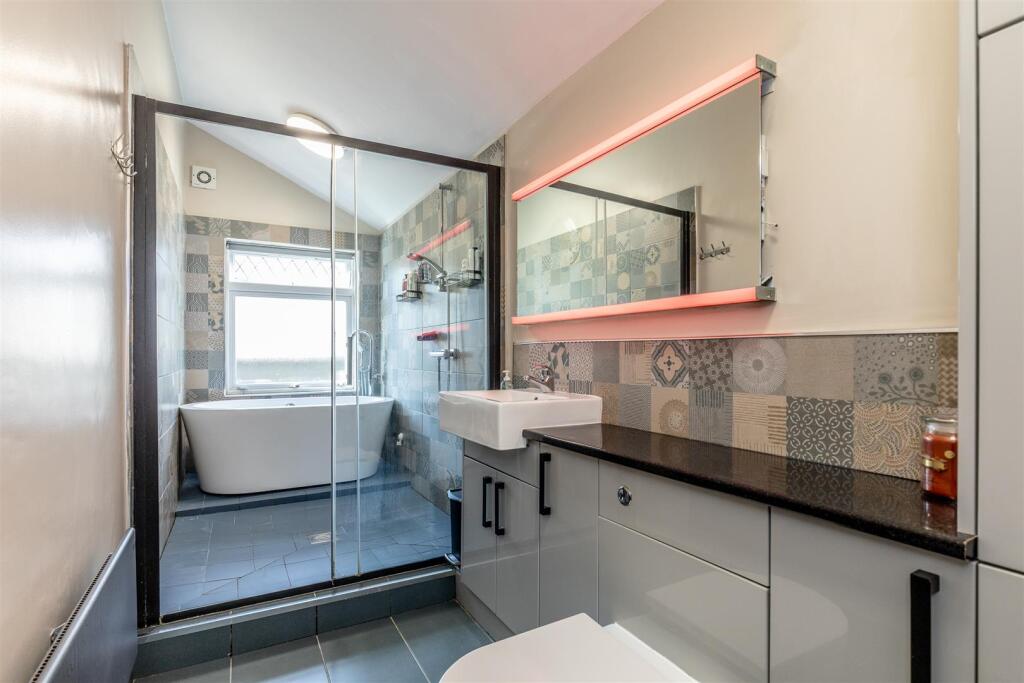 Sylvan Way, Sea Mills Bathroom 2.jpg