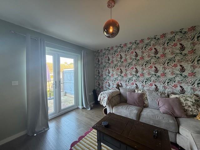 Lounge 1.jpg
