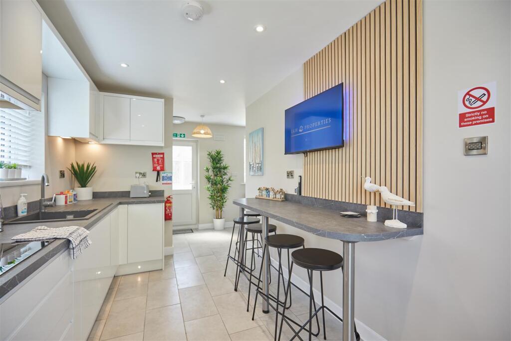 3 Fountains Road 13.jpg