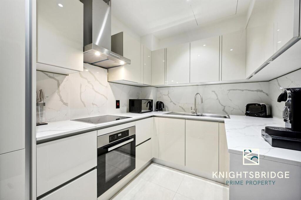 Apartment 4, 106 Park St (24).jpg