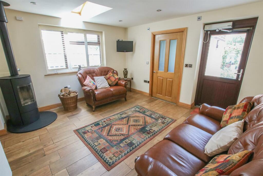 SITTING ROOM