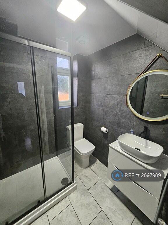 Downstairs Bathroom 