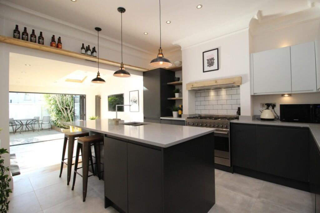 Contemporary Kitchen