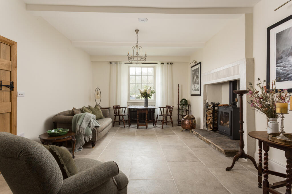 Annexe Sitting