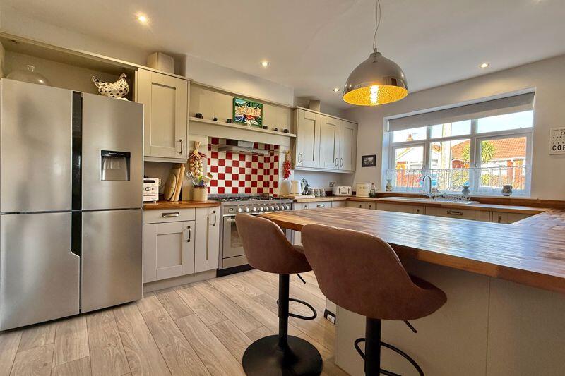 Kitchen/Breakfast Room