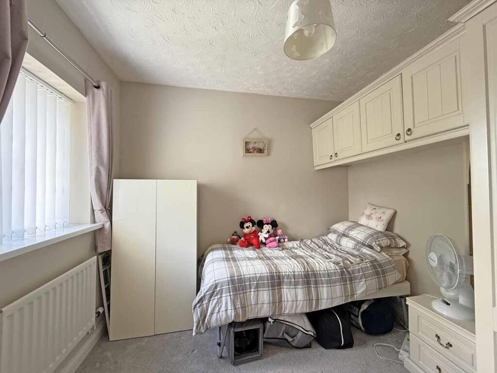 Captains Gardens 7 Bed 3.jpg