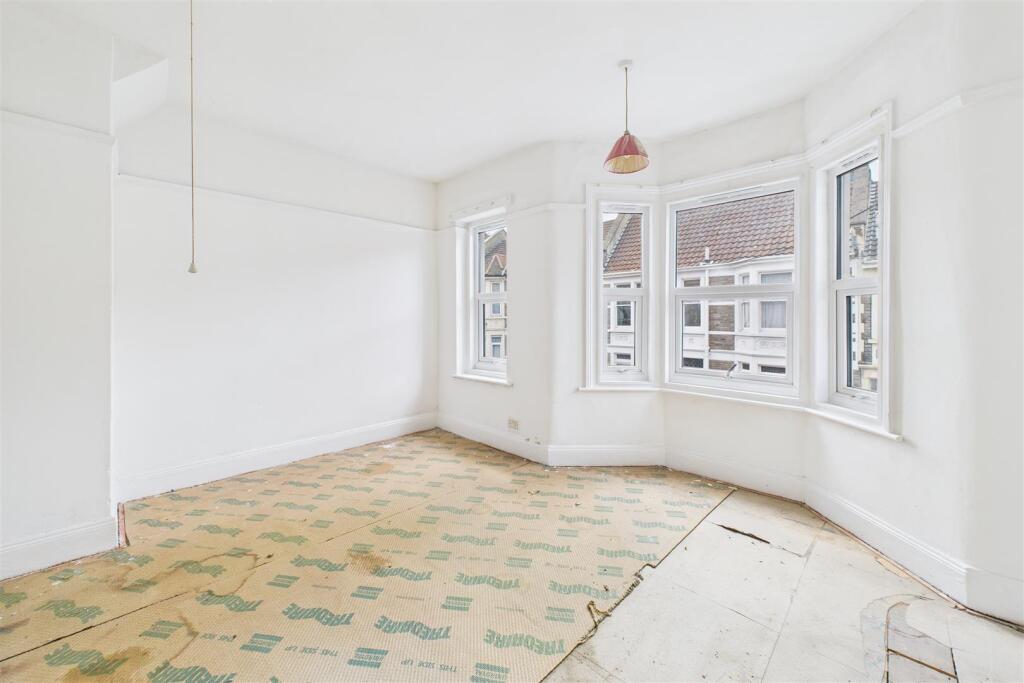 13 Wellington Avenue Montpelier, Bristol BS6 5HP |