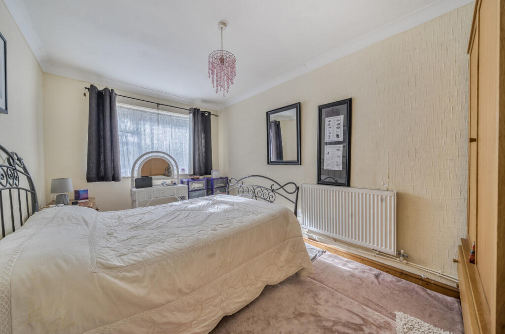 1369892-2-68efa0e...