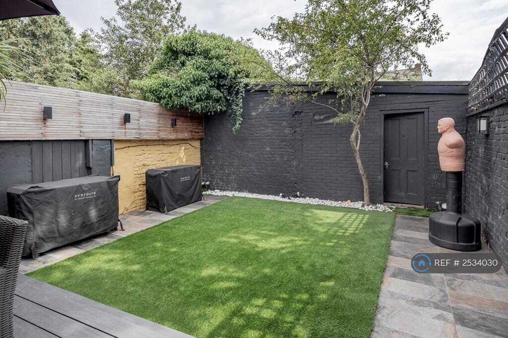 Astro Turf Garden With Bbq Area 