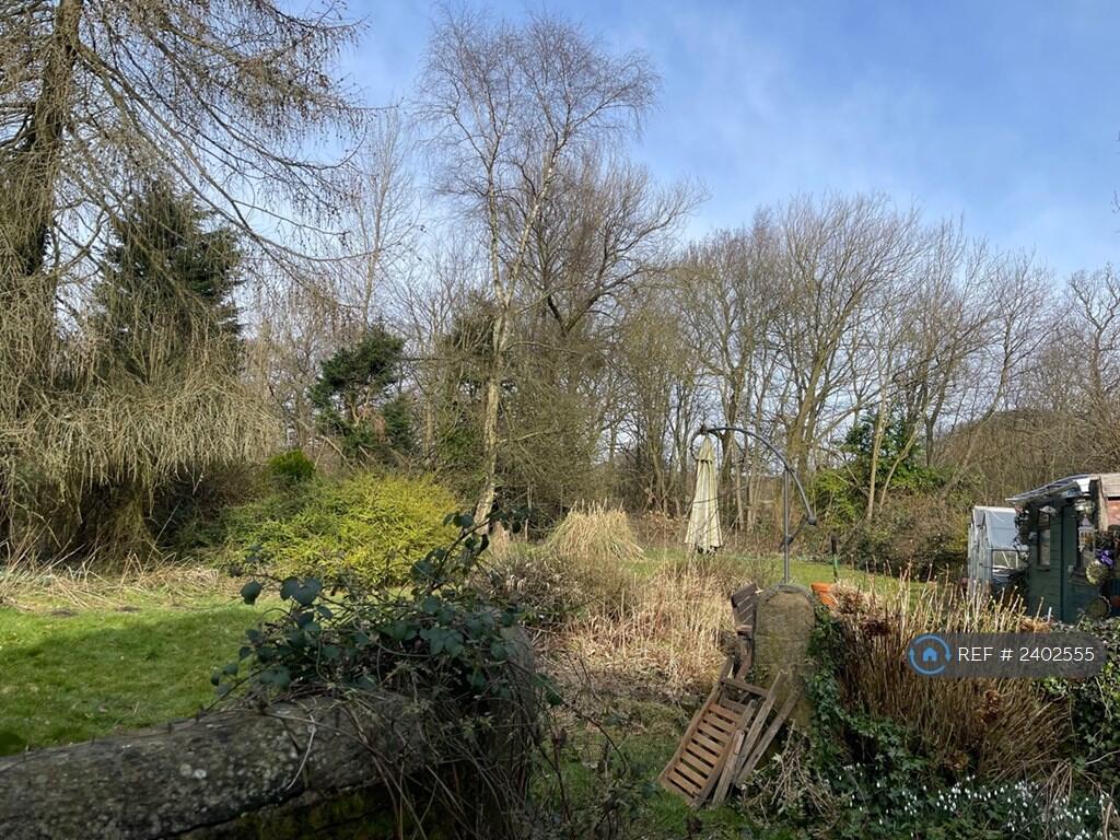 Large Gardens 