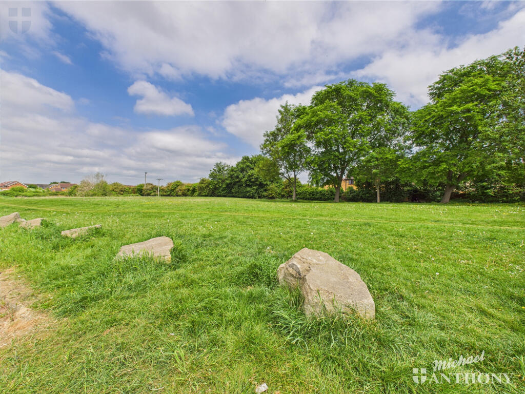 CAM03852G0-PR0289-STILL010