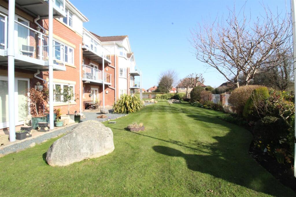 Gleneagles, 19, gardens.JPG