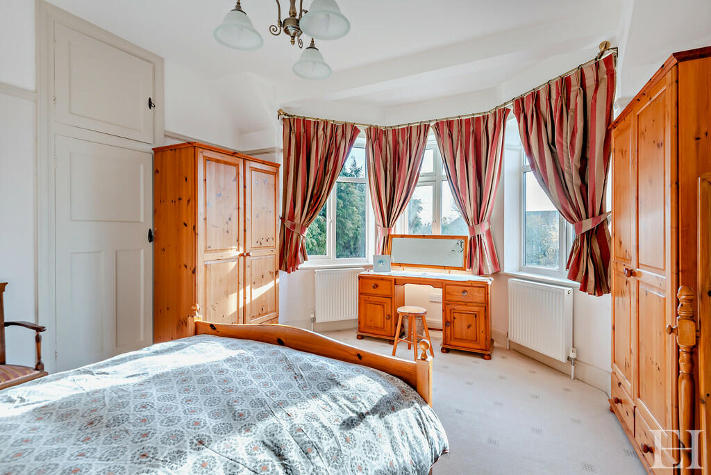 8629705-interior2...