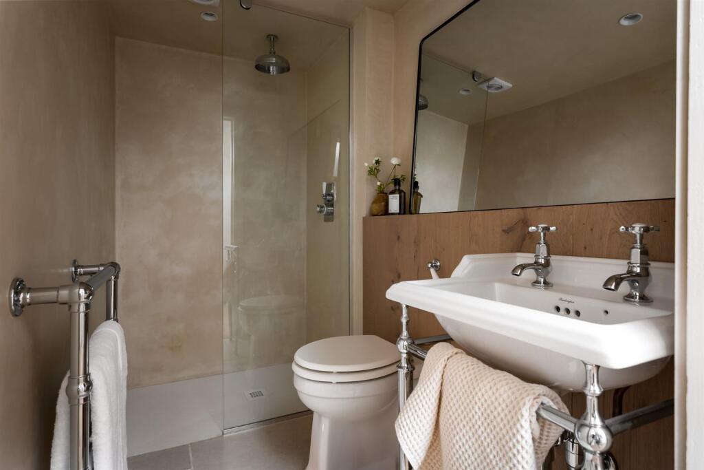 37 - Long Cottage - GL54 4AF - Web.jpg