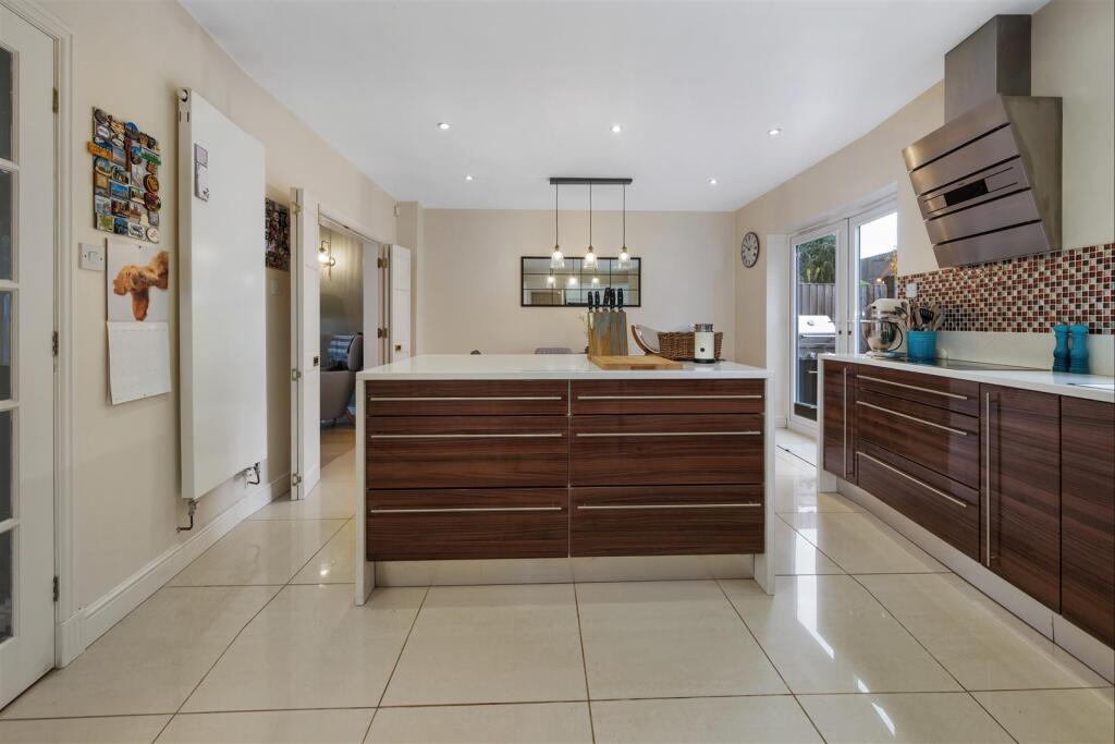 Impressive Dining Kitchen