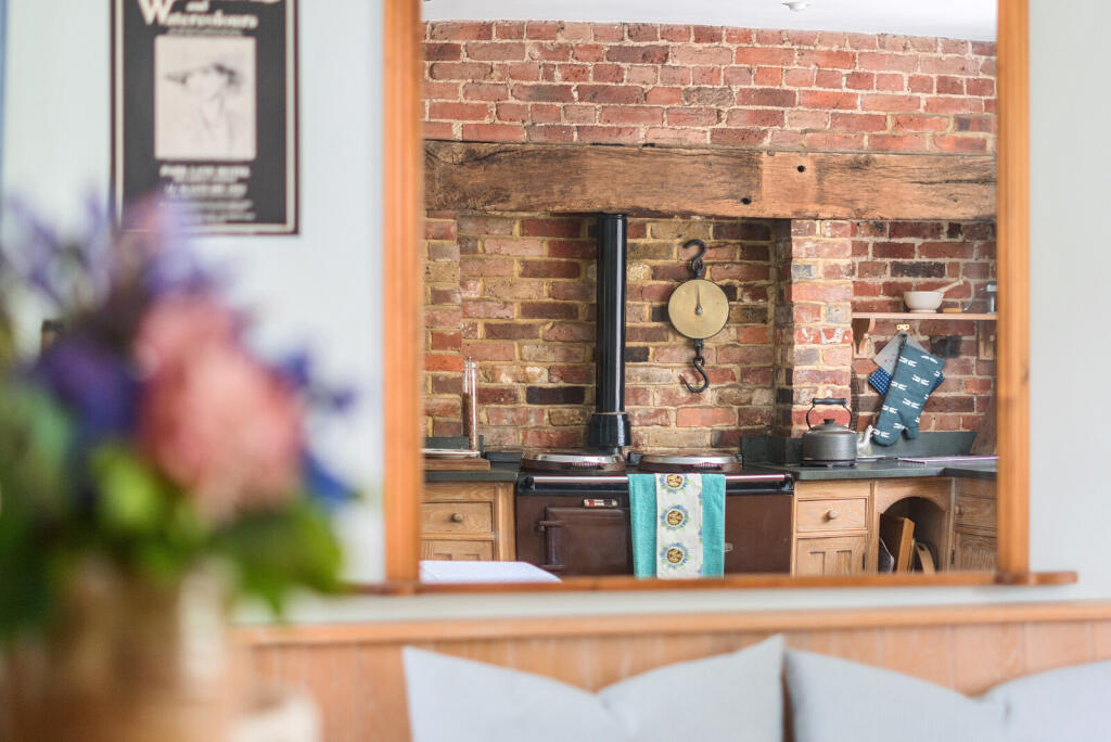 1334210-7-688ccff...