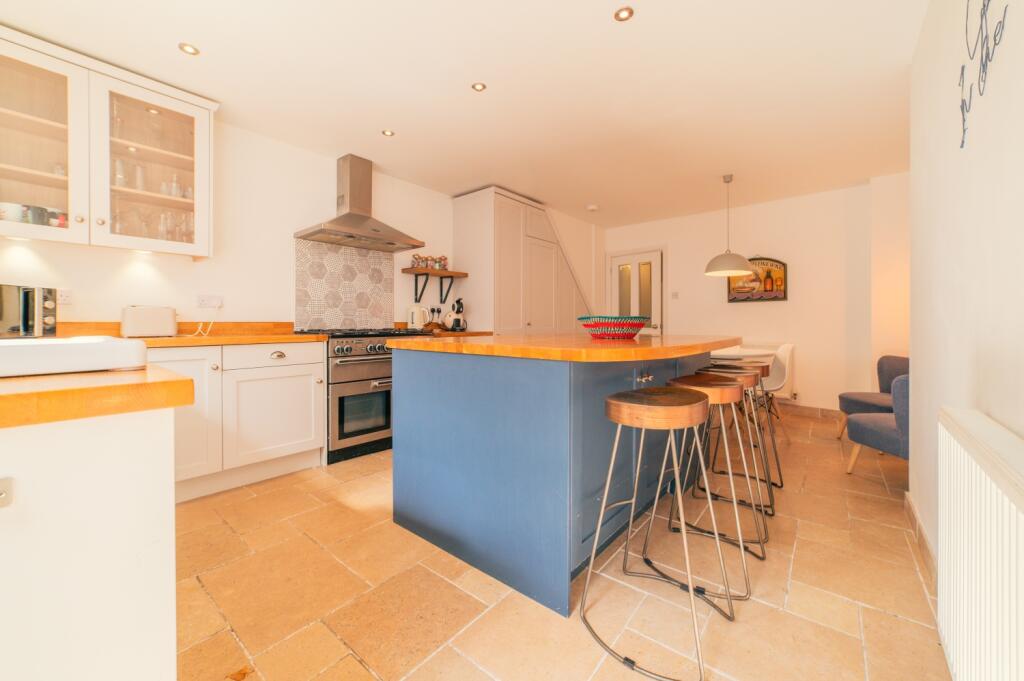 Call 02920 454555 to secure your viewing_15