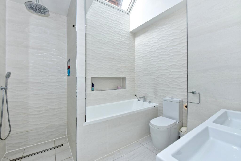 En Suite Shower Room