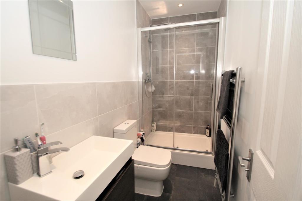 Shower room.JPG