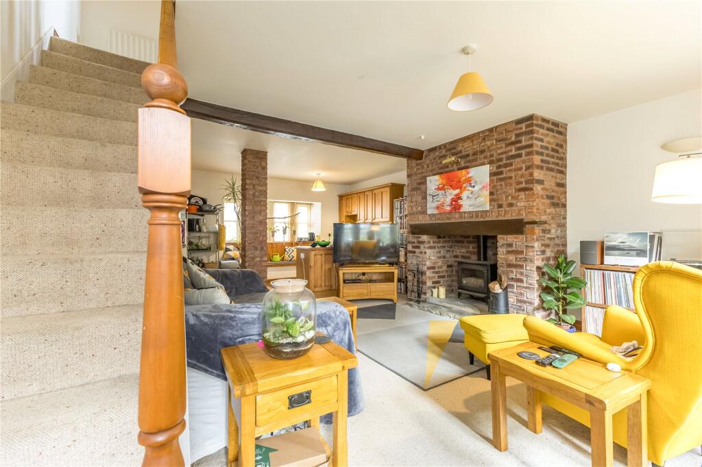 Living Room/Kitchen