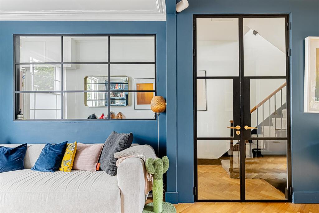 Tottenham Rd (5).jpg