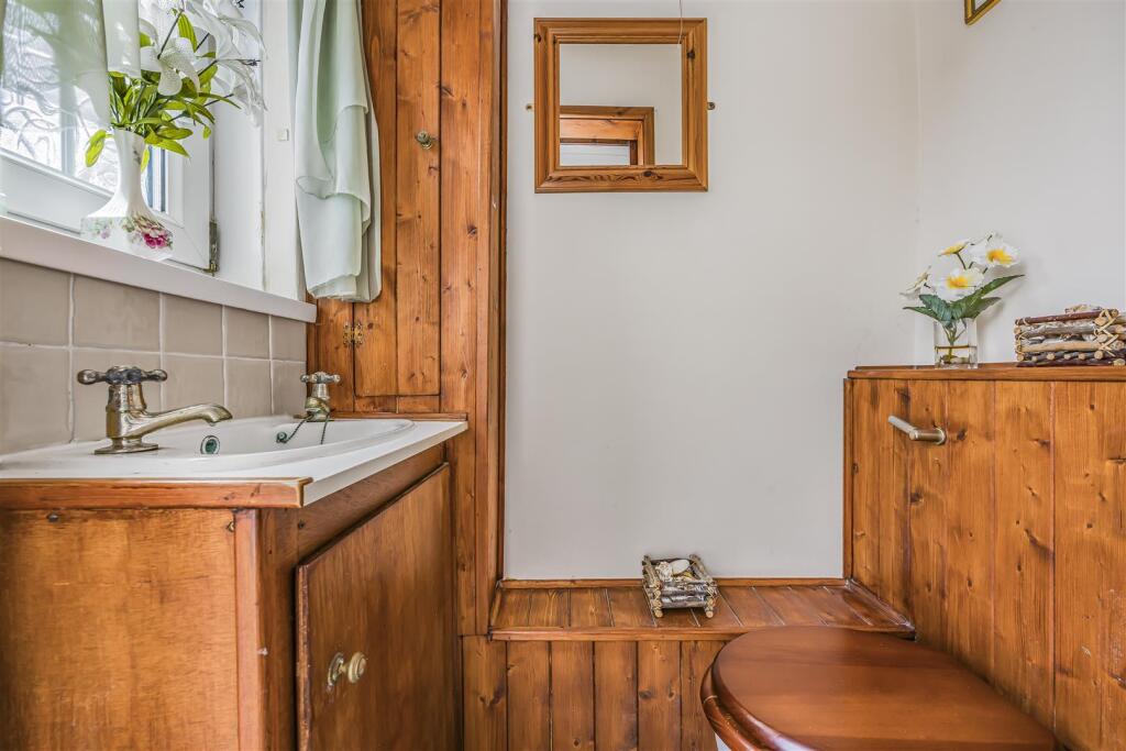 8 Moorgreen Road, Havant-PorticoMarketing-SoldBy-3