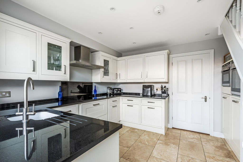 3-Uckfield-Cottage-18