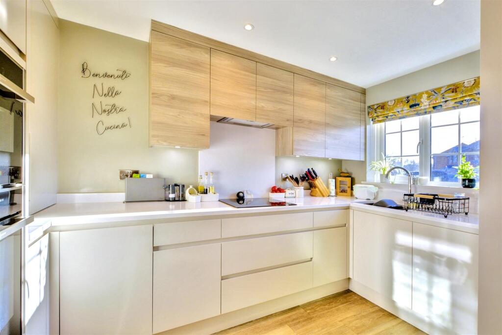 Kitchen_2.jpeg