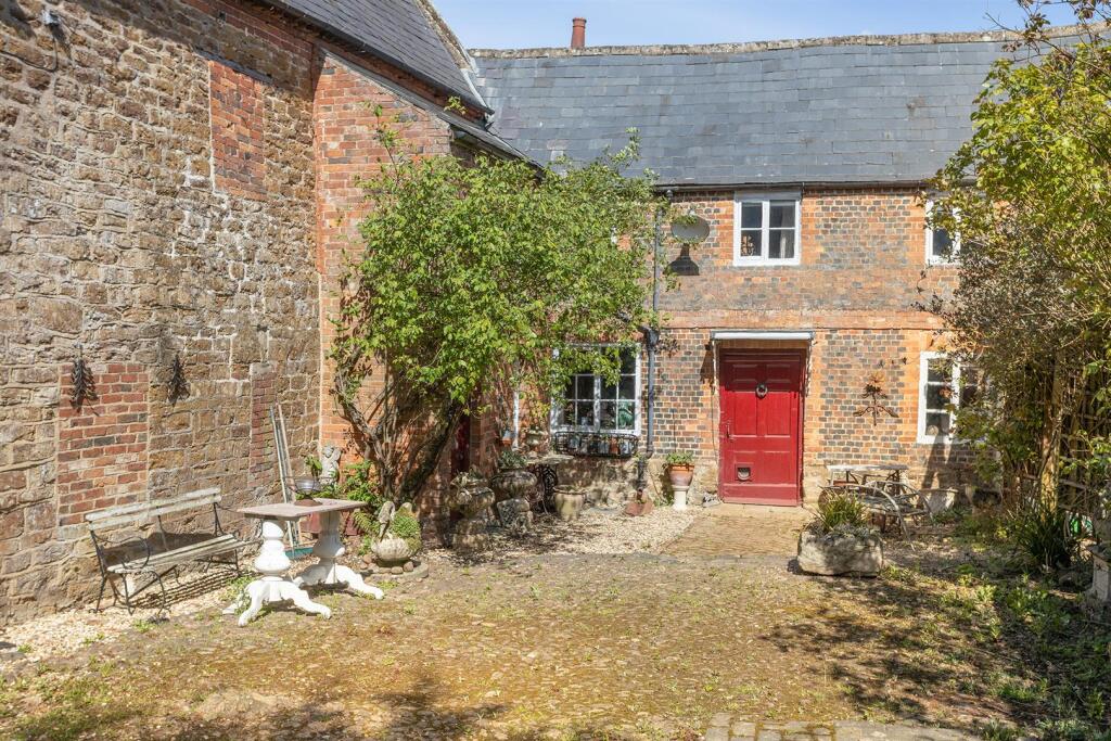 Holly Lodge, Barby (4).jpg