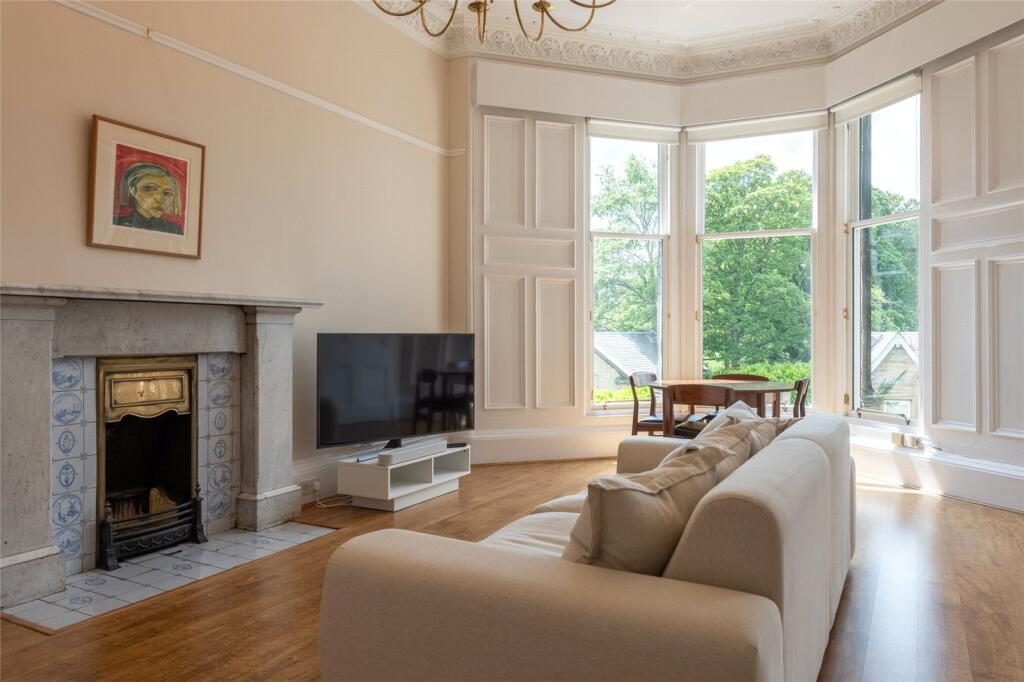 Ravelston Place 0268