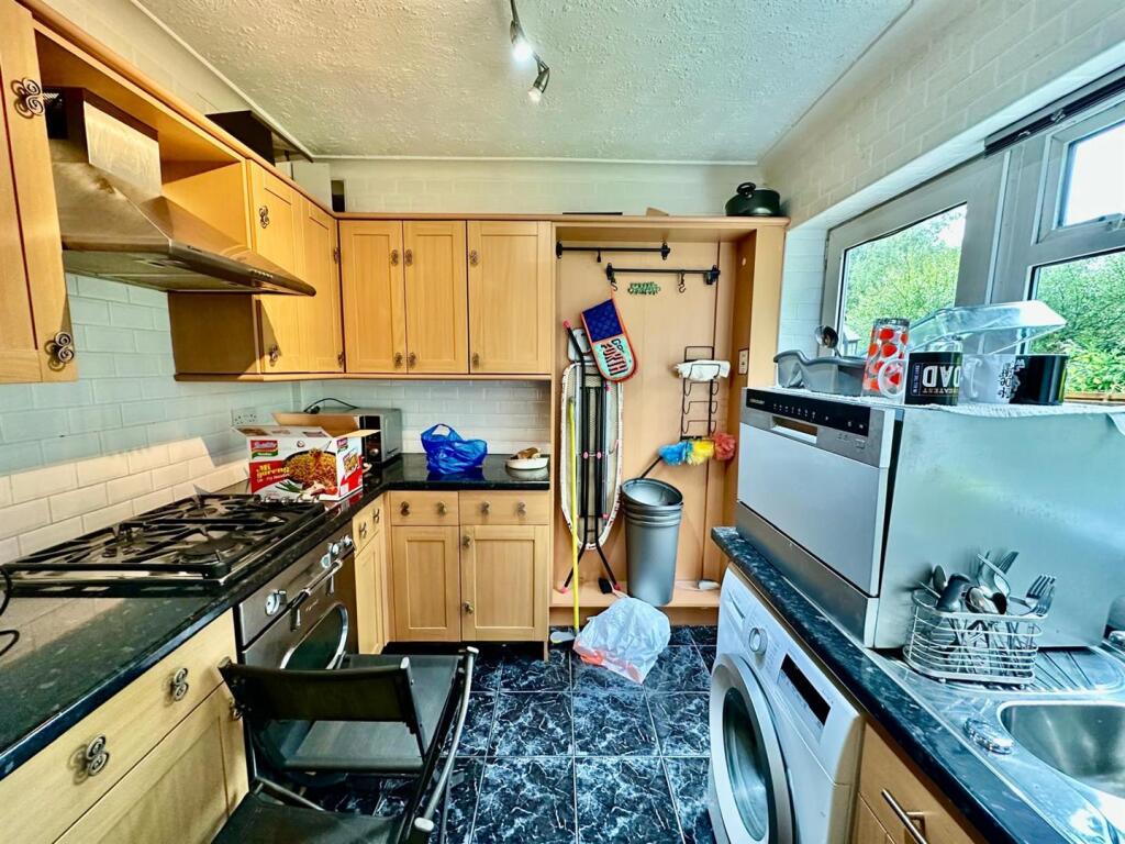 WhatsApp Image 2025-09-16 at 11.03.16_712856cf.jpg