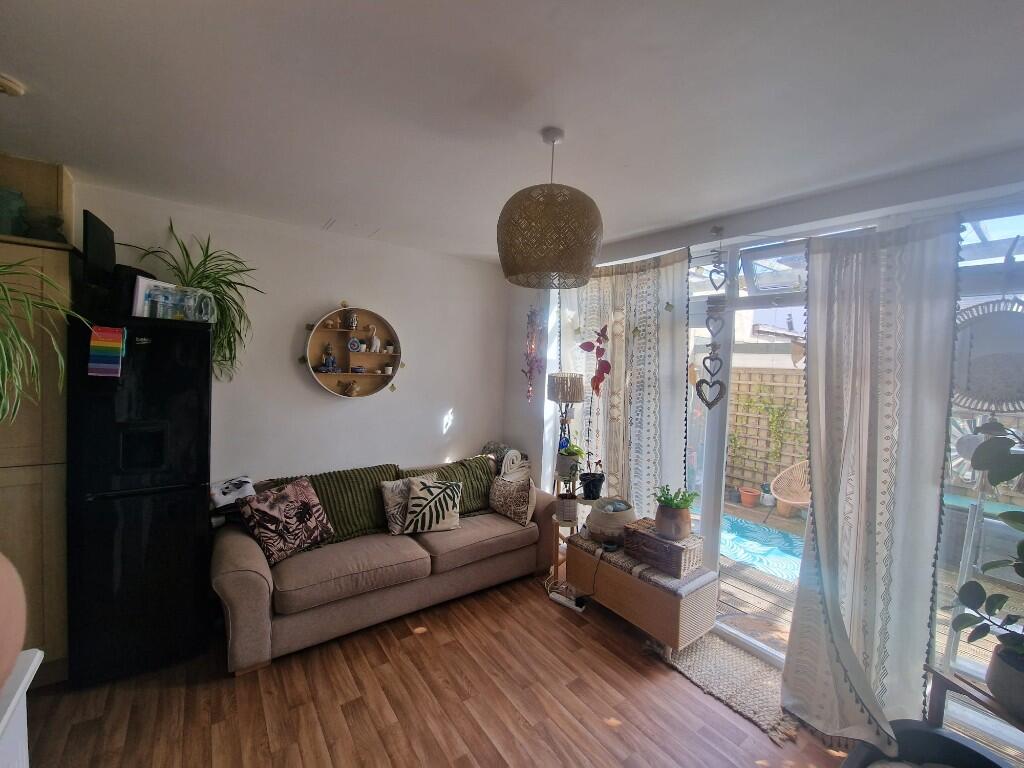 Station Road, Westcliff-On-Sea, Essex, SS0