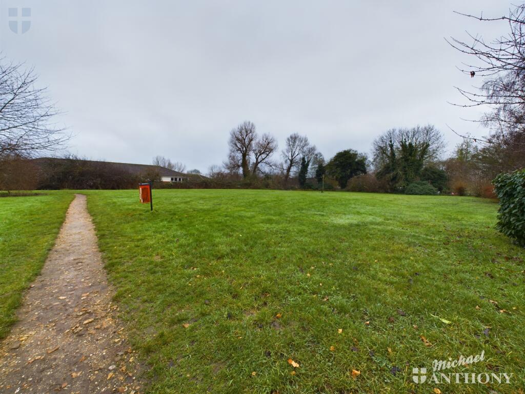 CAM03852G0-PR0158-STILL018