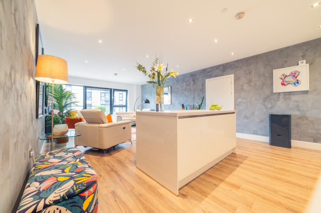 Award-winning Media team on EVERY Listing_9