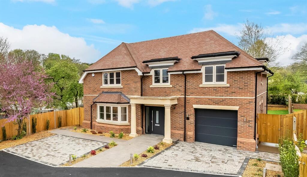 67a-Highlands-Road-5 crop.jpg