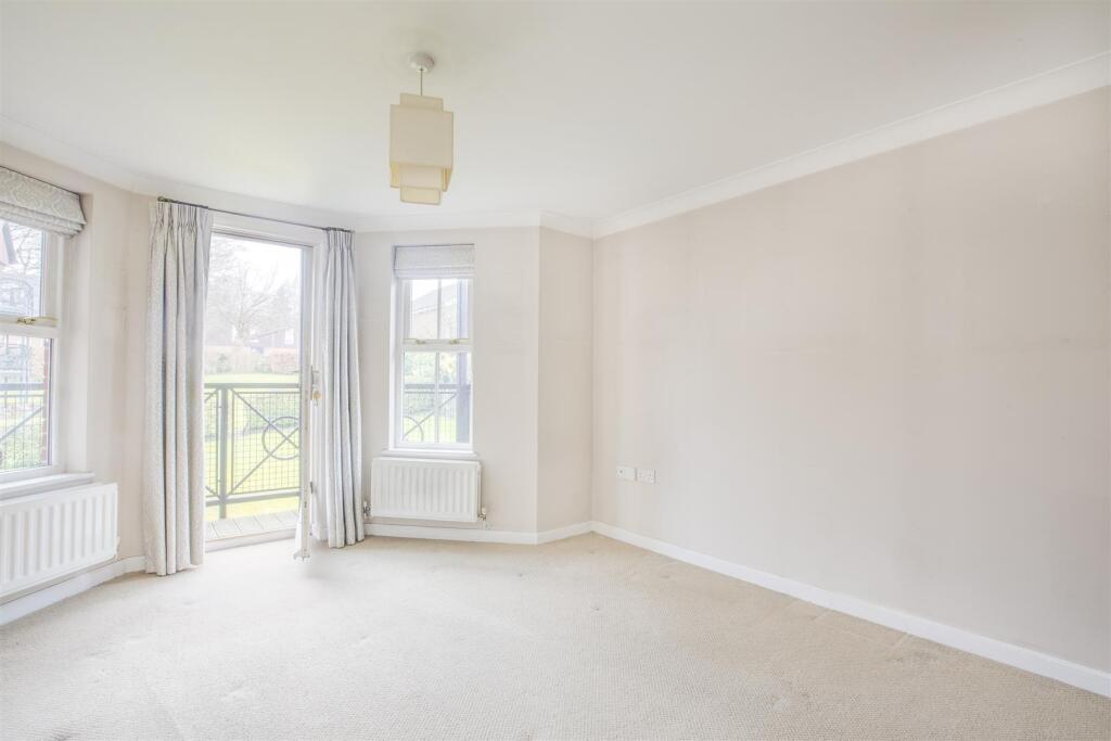15 West View, Shrubbery Close, HP13 6FW-5.jpg