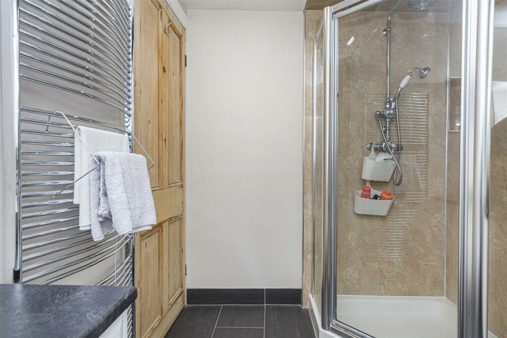En Suite Shower Room