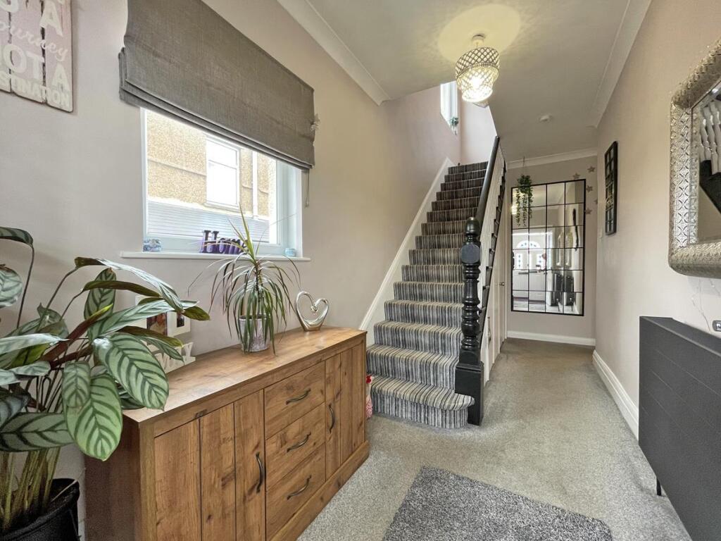 Cross Park Road 23 - Hall.jpg