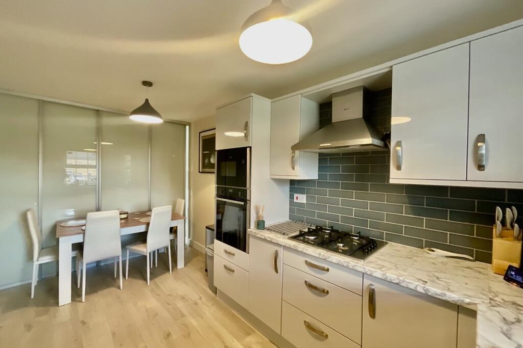 Kitchen Diner 