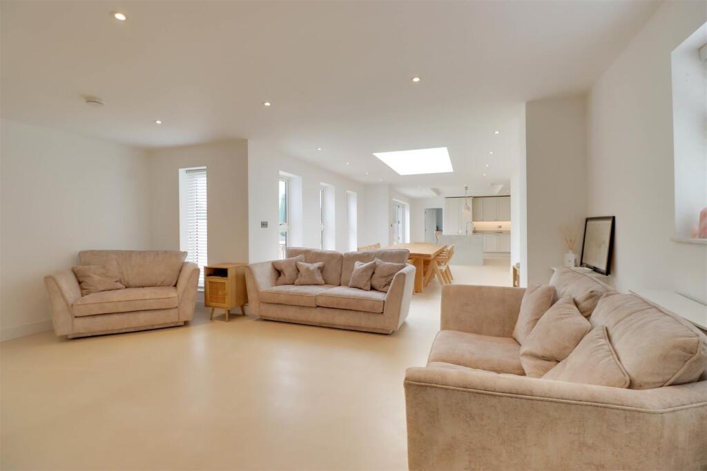 SUGDEN AVENUE NEW-23.jpg