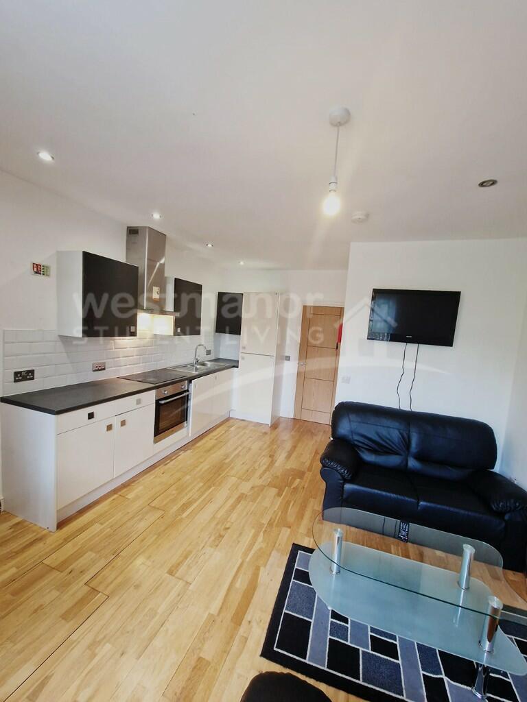 FLAT 5