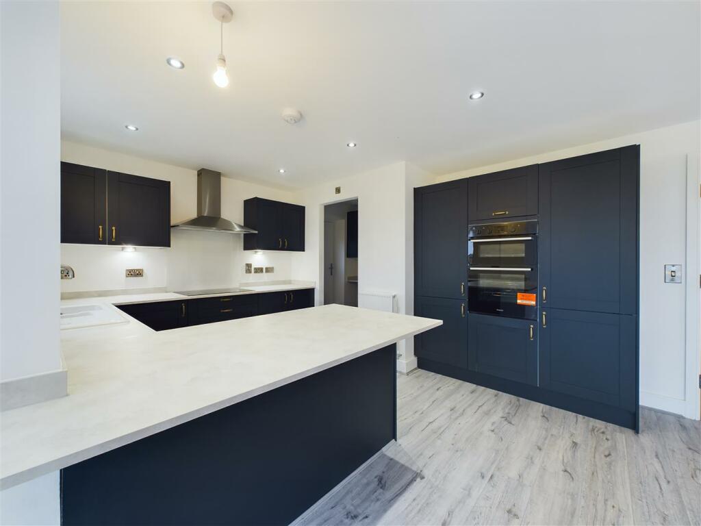 KITCHEN/ LIVING/ DINER