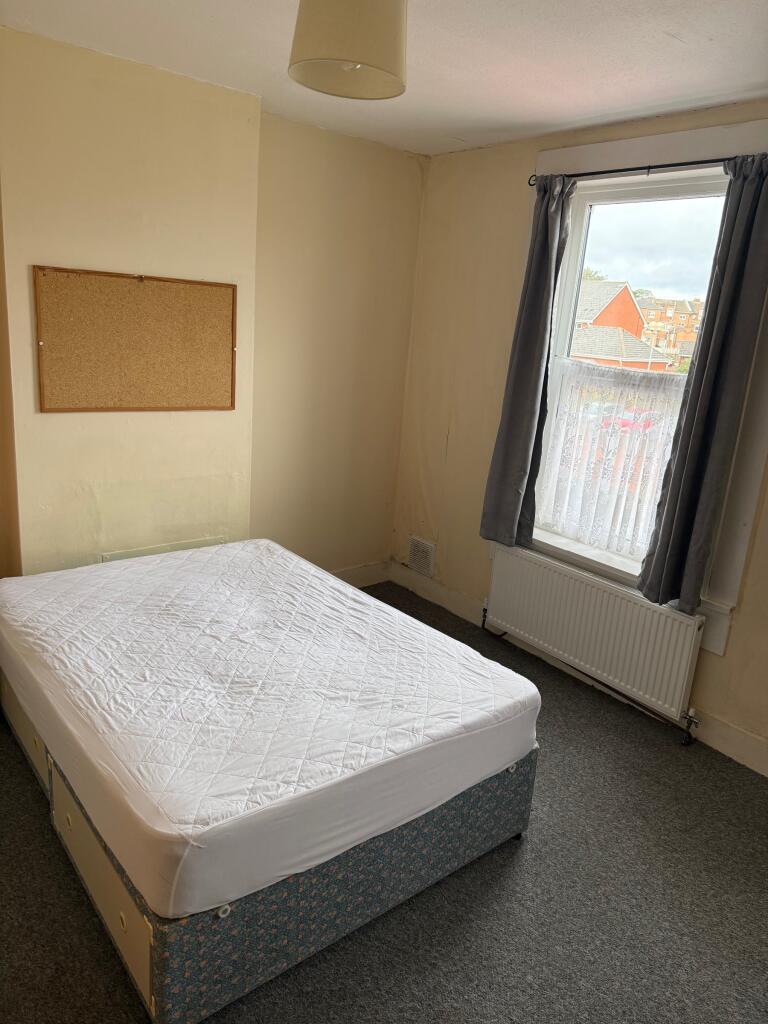 Front upstairs room 
