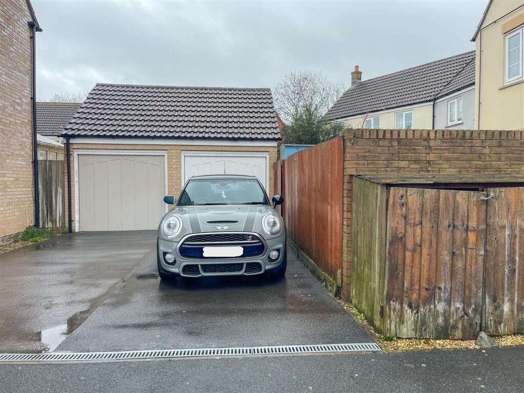 Garage &amp; Parking