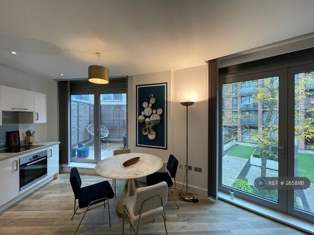 Dining/Lounge