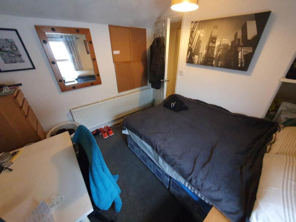 First Floor Rear Bed