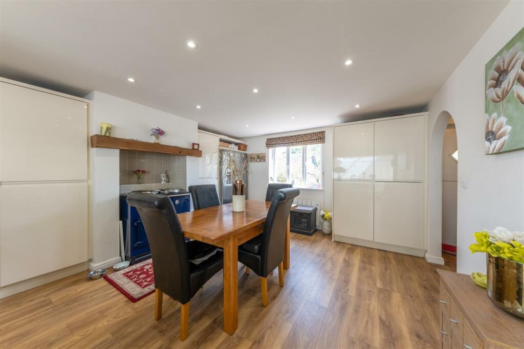 8 Runcorn Road-003.jpg