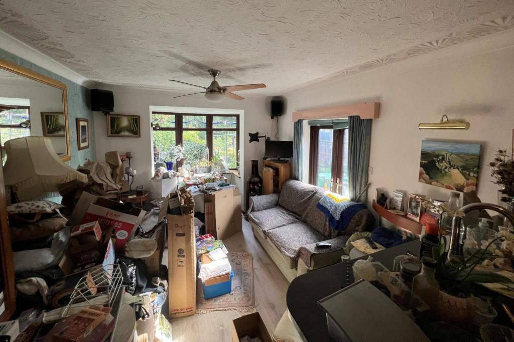4-Sitting Room