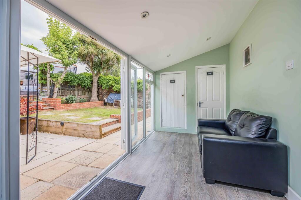 97 Woodfield Avenue, Drayton-Small-PorticoMarketin