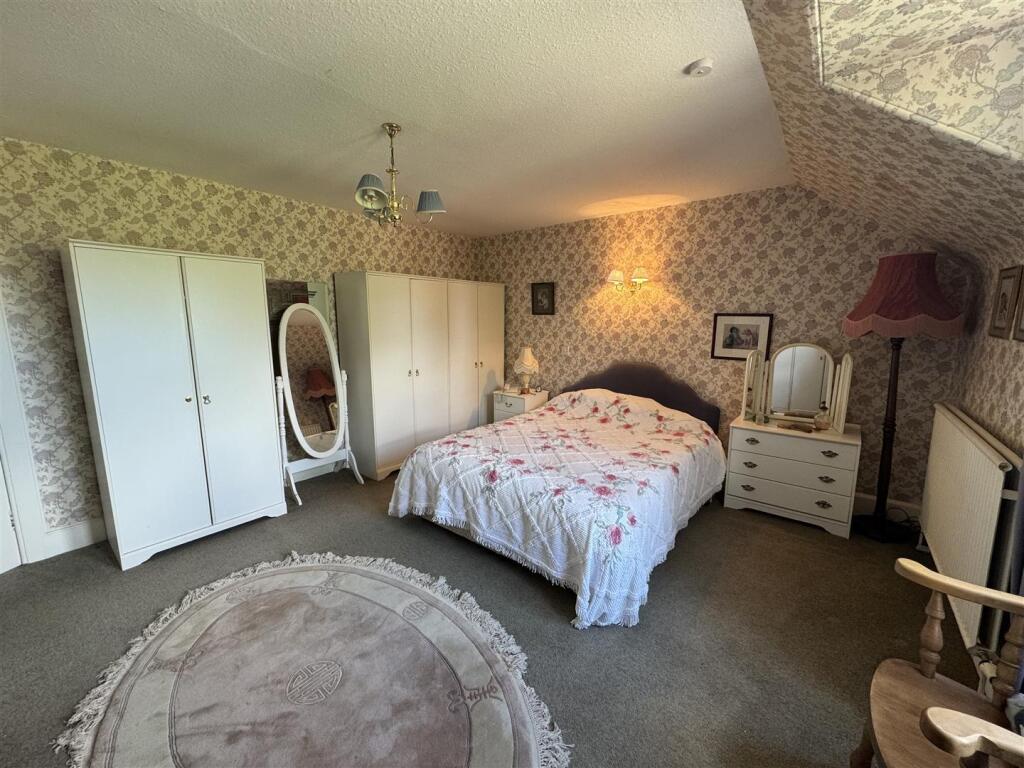 BEDROOM 11.JPG